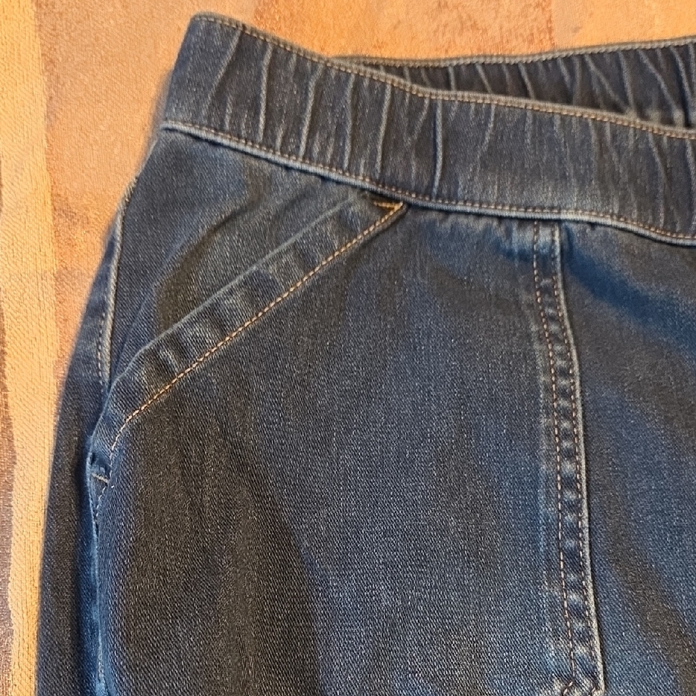 Lane Bryant Dark Blue Women's Cropped Jeans - Picture 3 of 5